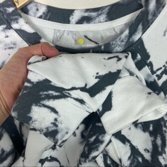 NWT Nordstrom Zella Jamie Ink Splatter Crew Sweatshirt Size Medium Oversize Boho - Picture 6 of 10